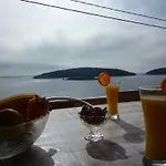 Komaic Molunat