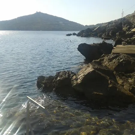 Apartman Komaic Molunat