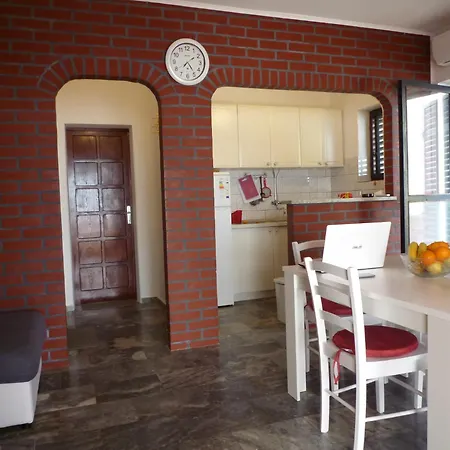 Apartment Komaic
