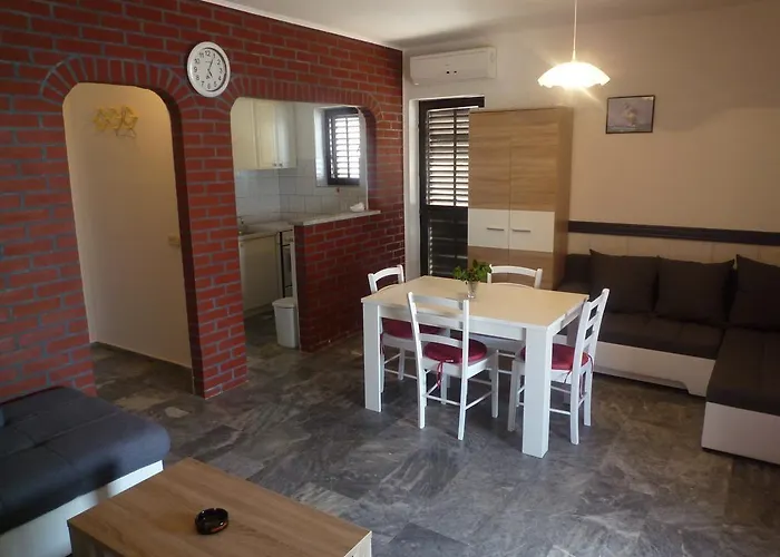 Komaic Διαμέρισμα Molunat