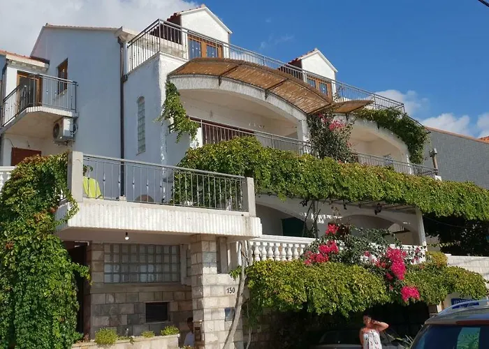 Komaic Διαμέρισμα